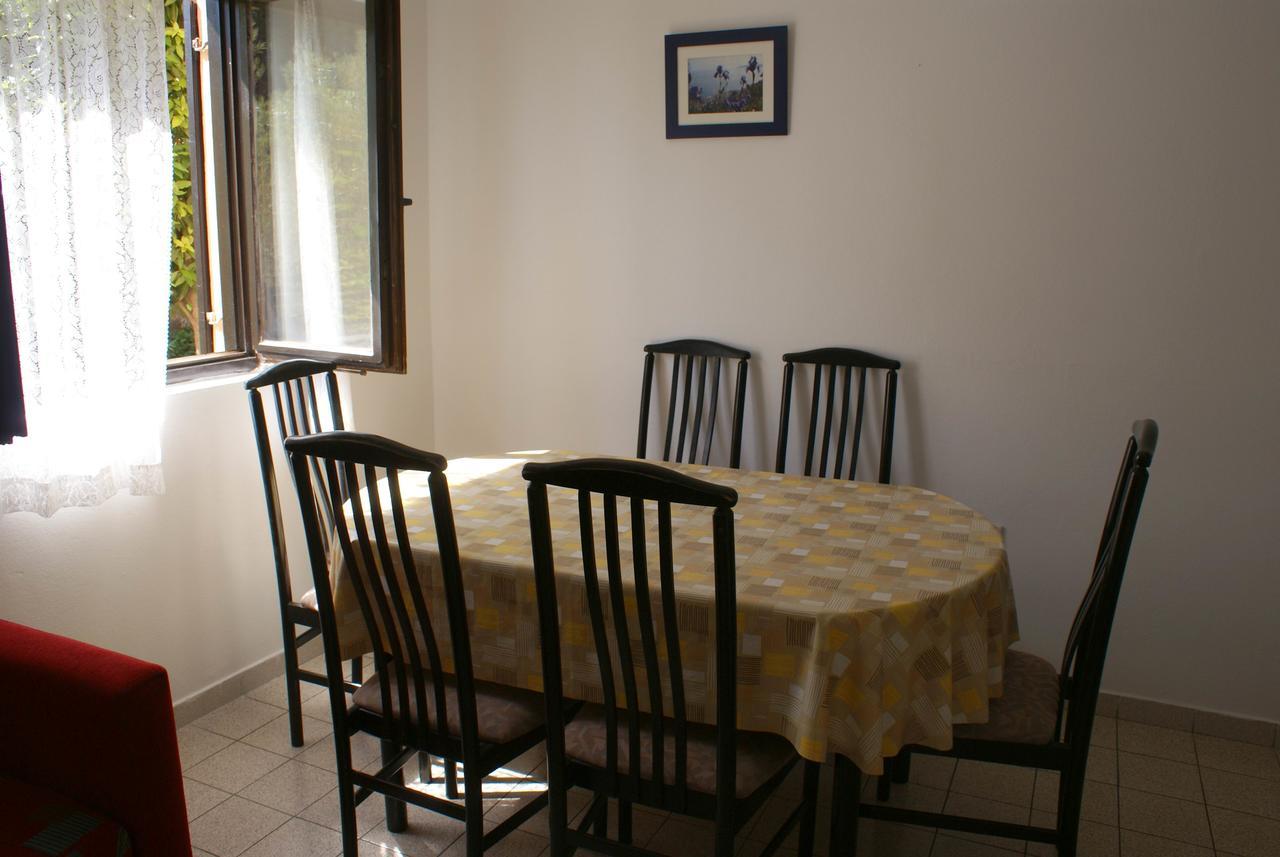 Apartment Ana M Đảo Krk Ngoại thất bức ảnh
